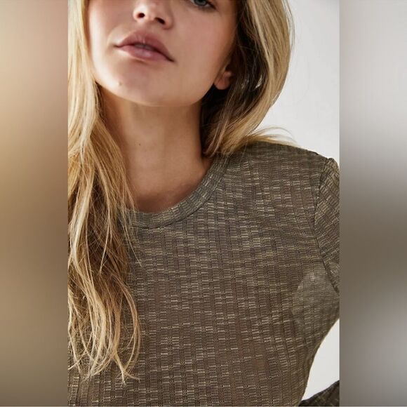 Free People Aura Layering Top Stretch lightweight sweater army green NWT SMALL - Picture 9 of 16